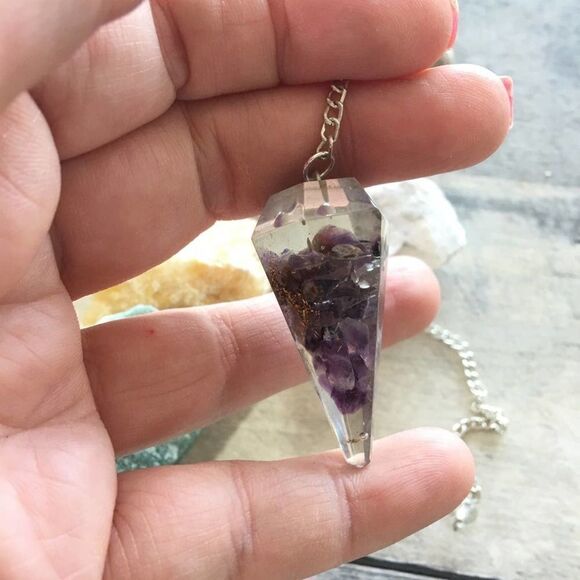 Orgone purple amethyst gemstone pendulum - Picture 2 of 4